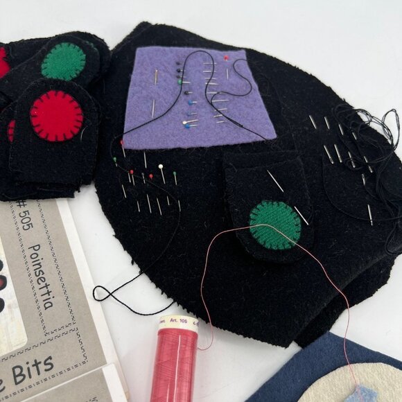 Little Bits Wool Felt applique Mini Rugs Homespun Charm Poinsettia Christmas - Picture 4 of 7